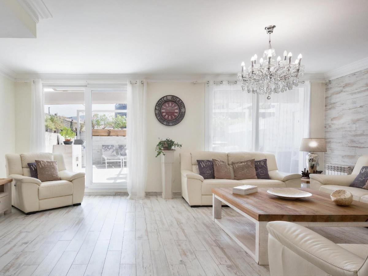 Sitges Spaces Mediterranean Apartments 5 Bedrooms, 4 Bathrooms, 75M2 Terrace, Centre Sitges- Sleeps 11 外观 照片