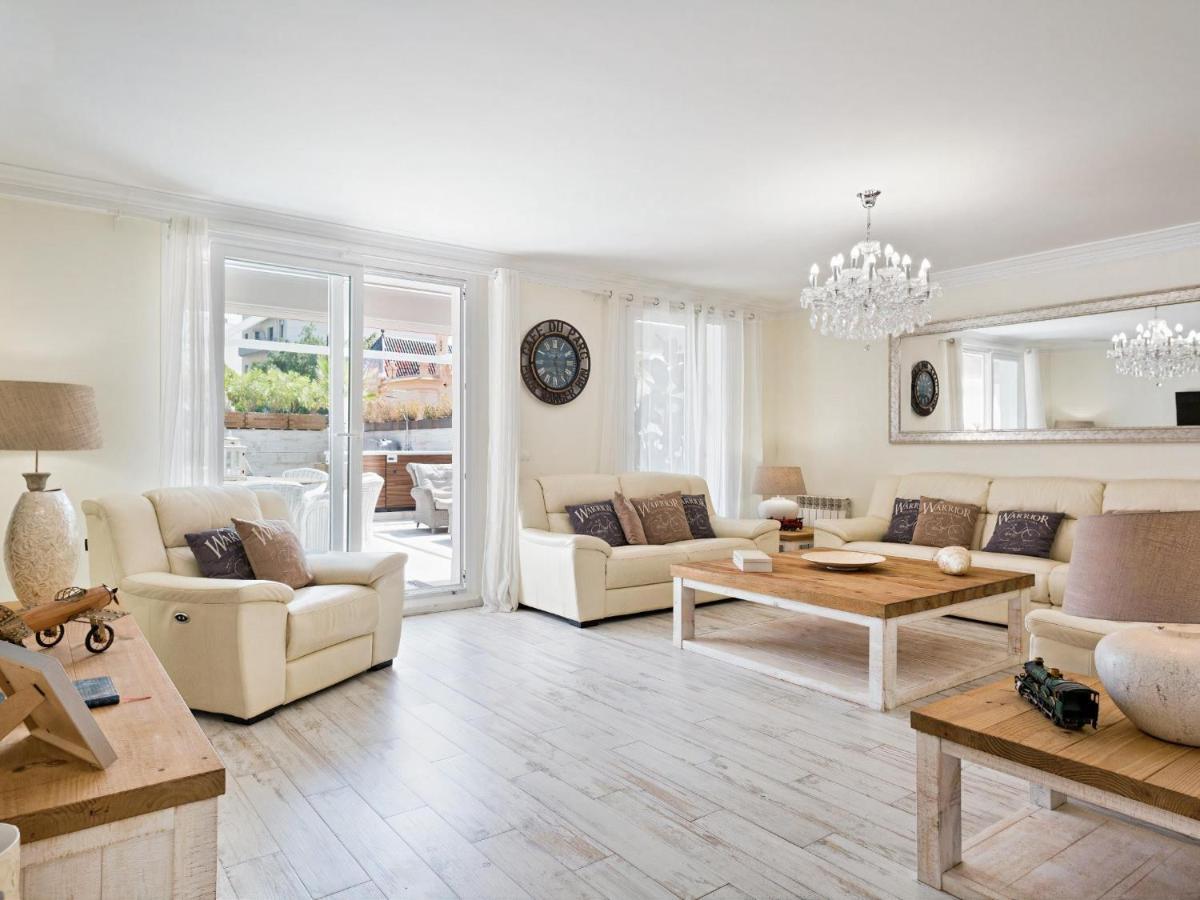 Sitges Spaces Mediterranean Apartments 5 Bedrooms, 4 Bathrooms, 75M2 Terrace, Centre Sitges- Sleeps 11 外观 照片