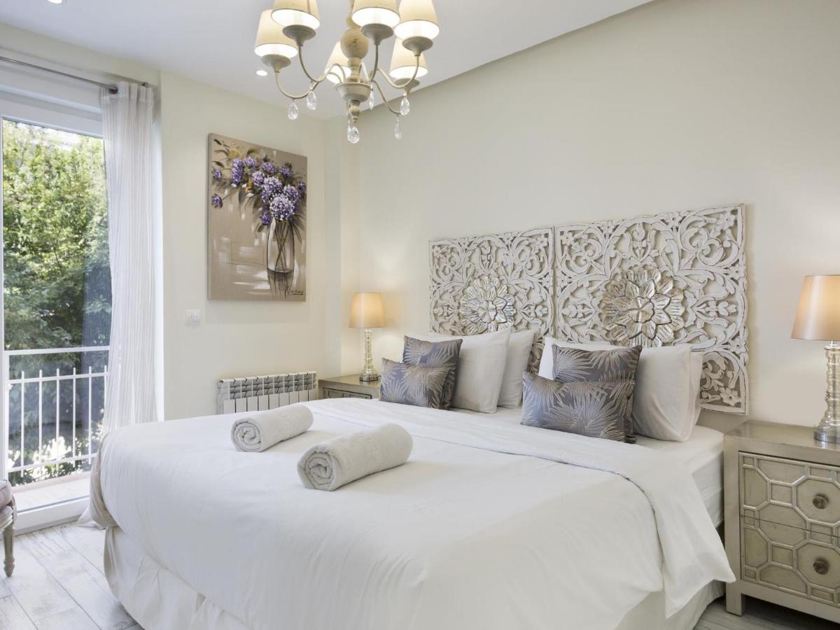 Sitges Spaces Mediterranean Apartments 5 Bedrooms, 4 Bathrooms, 75M2 Terrace, Centre Sitges- Sleeps 11 外观 照片