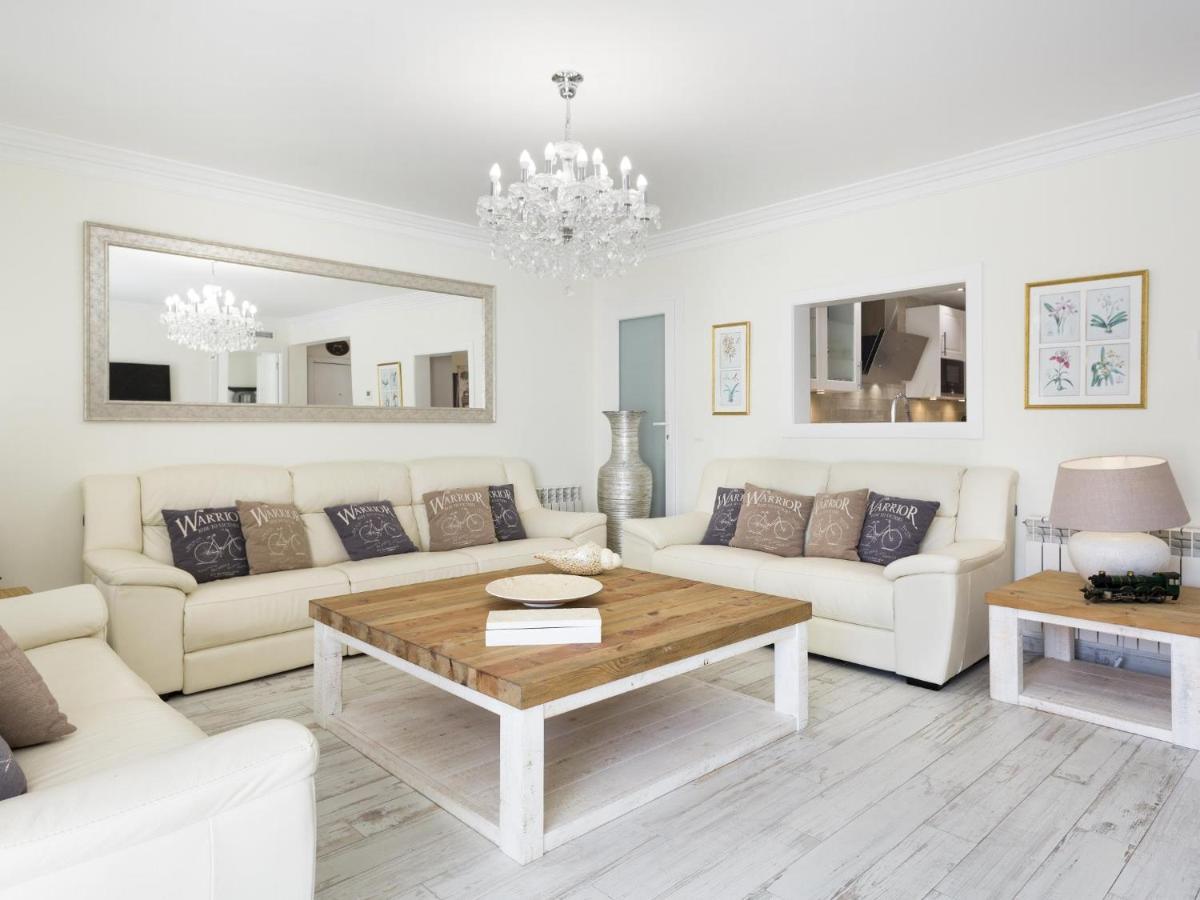 Sitges Spaces Mediterranean Apartments 5 Bedrooms, 4 Bathrooms, 75M2 Terrace, Centre Sitges- Sleeps 11 外观 照片