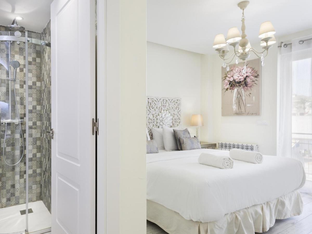 Sitges Spaces Mediterranean Apartments 5 Bedrooms, 4 Bathrooms, 75M2 Terrace, Centre Sitges- Sleeps 11 外观 照片